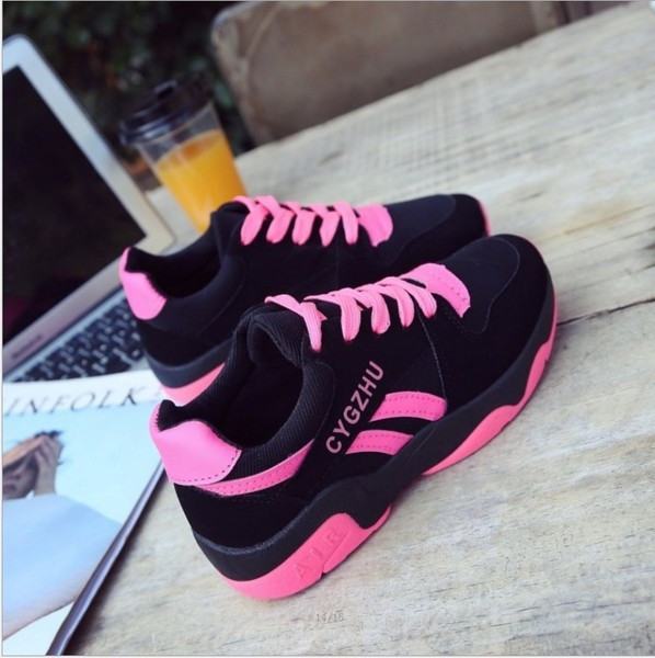 Γυναικεία αθλητικά πάνινα παπούτσια με επιγραφή σε τρία χρώματα