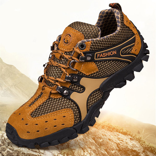 Pantofi sport pentru barbati cu talpa aspra potriviti pentru drumetii