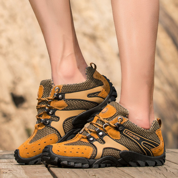 Pantofi sport pentru barbati cu talpa aspra potriviti pentru drumetii