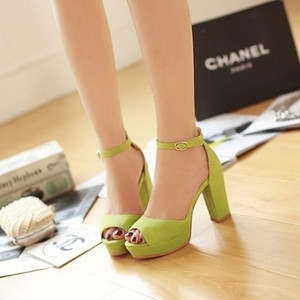 Sandale de dama din piele intoarsa cu toc inalt gros in trei culori