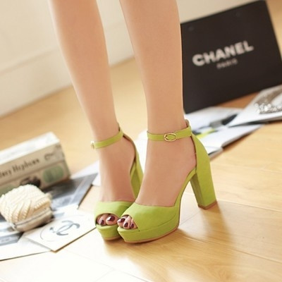 Sandale de dama din piele intoarsa cu toc inalt gros in trei culori