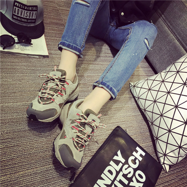 Удобни дамски туристически обувки в различни цветове