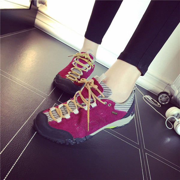 Удобни дамски туристически обувки в различни цветове