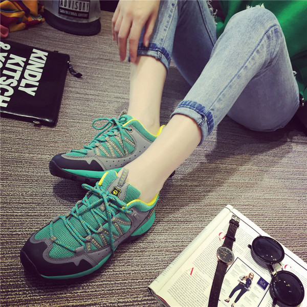 Удобни дамски туристически обувки в различни цветове