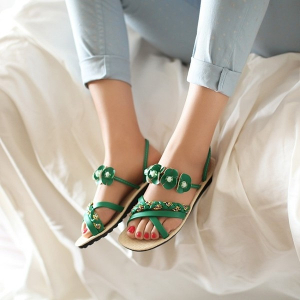 Γυναικεία μοντέρνα σανδάλια με floral στοιχεία σε διάφορα χρώματα