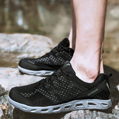 Ελαφρά αθλητικά παπούτσια σε διάφορα χρώματα κατάλληλα για γυναίκες και άνδρες