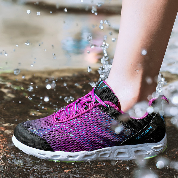 Ελαφρά αθλητικά παπούτσια σε διάφορα χρώματα κατάλληλα για γυναίκες και άνδρες