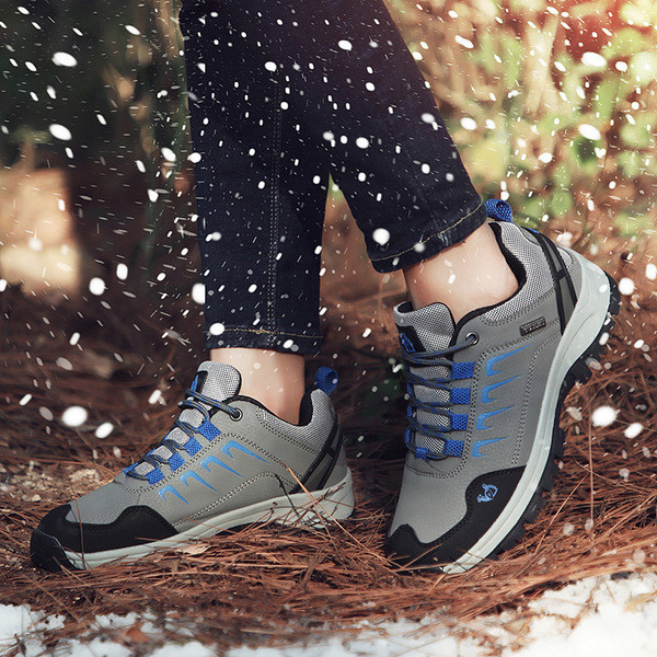 Άνετα παπούτσια πεζοπορίας σε διάφορα χρώματα κατάλληλα για γυναίκες και άνδρες