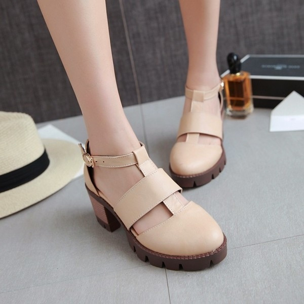 Дамски сандали с нисък дебел ток в няколко цвята