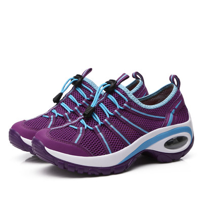 Άνετα γυναικεία αθλητικά παπούτσια σε τρία χρώματα