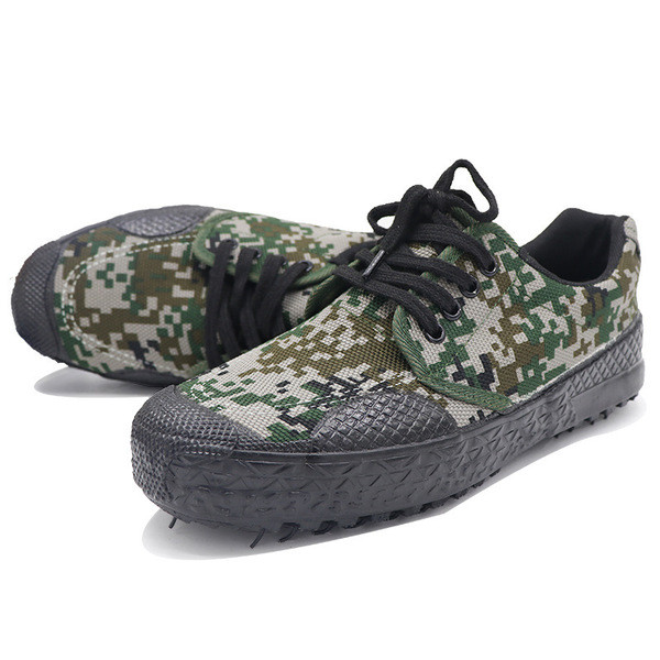 Ανδρικά παπούτσια αθλητικά με καμουφλάζ χρώμα και σόλα από καουτσούκ