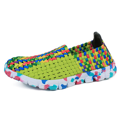 Μοντέρνα γυναικεία παπούτσια σε μικτά χρώματα