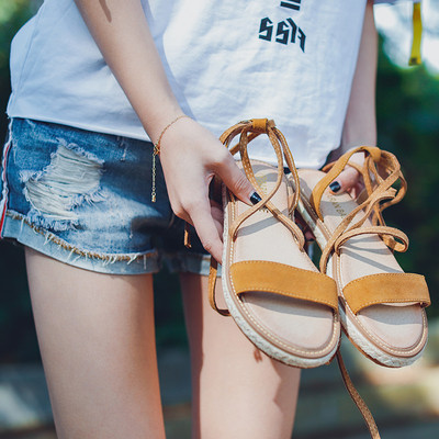 Дамски удобни сандали с връзки в черен цвят и цвят горчица