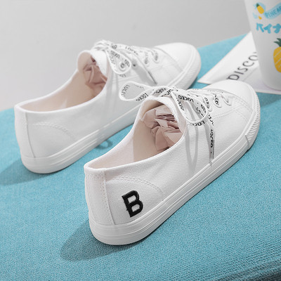 Γυναικεία αθλητικά πάνινα παπούτσια σε τρία χρώματα και επιγραφή 