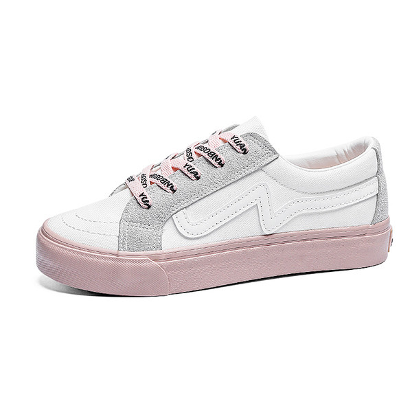 Γυναικεία αθλητικά παπούτσια σε δύο χρώματα