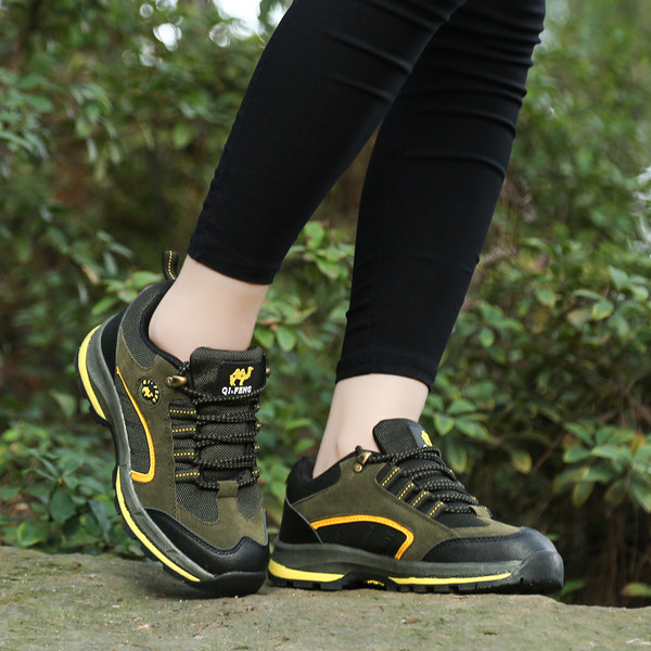 Αθλητικά παπούτσια με σόλα σε τρί χρώματα για γυναίκες και άνδρες