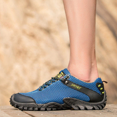 Καλοκαιρινά ανδρικά υποδήματα σε διάφορα χρώματα