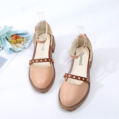 Γυναικεία μοντέρνα σανδάλιαμε χαμιλό τακούνι σε δύο χρώματα