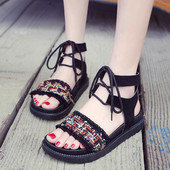 Γυναικεία σανδάλια σε ρωμαϊκό στυλ σε τρία χρώματα