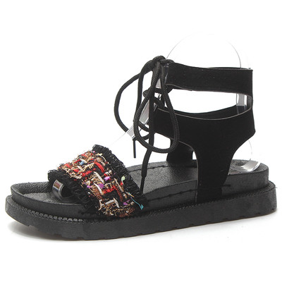 Γυναικεία σανδάλια σε ρωμαϊκό στυλ σε τρία χρώματα