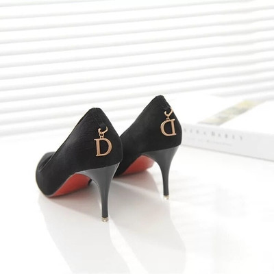 Κομψά γυναικεία παπούτσια με ψηλά τακούνια σε διάφορα χρώματα