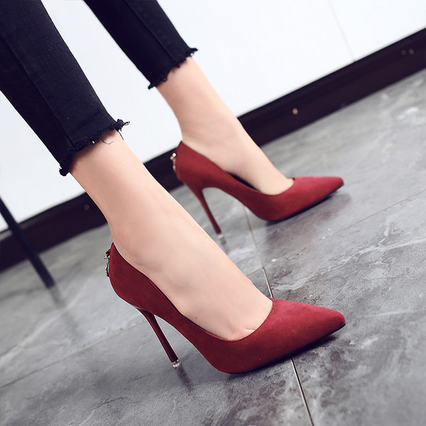 Κομψά γυναικεία παπούτσια με ψηλά τακούνια σε διάφορα χρώματα