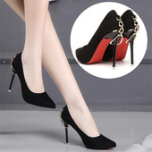 Κομψά γυναικεία παπούτσια με μεταλλικό στοιχείο στο τακούνι