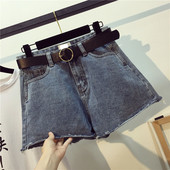 Γυναικεία σορτς σε μαύρο και denim χρώμα