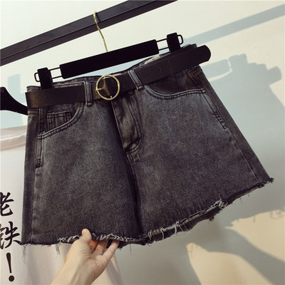 Γυναικεία σορτς σε μαύρο και denim χρώμα