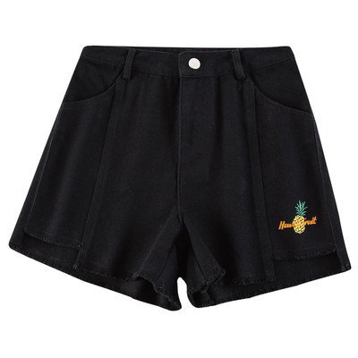 Дамски модерени къси панталони с декорация в бежав и черен цвят