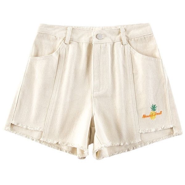 Дамски модерени къси панталони с декорация в бежав и черен цвят