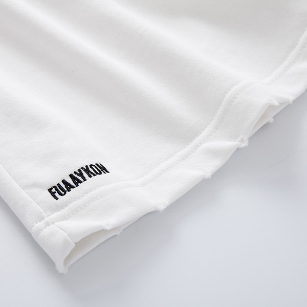 Pantaloni scurți de damă în alb-negru