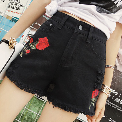 Γυναικεία short jeans σε δύο διαφορετικά χρώματα