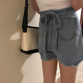 Γυναικεία σύντομα τζιν