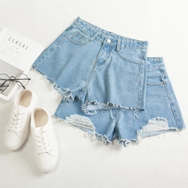 Къси дамски дънки в четири цвята - два модела накъсан и изчистен