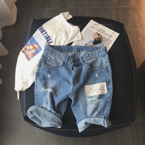 Мъжки ефектни къси дънки с надпис 