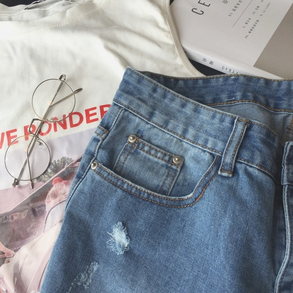 Мъжки ефектни къси дънки с надпис 