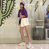 Γυναικεία αθλητικά σορτς με επιγραφή