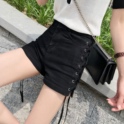 Γυναικεία τζιν  σορτσ με κορδόνια και ψηλή μέση σε λευκό και μαύρο χρώμα