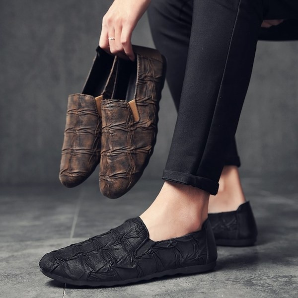Мъжки елегантни мокасини в черен и кафяв цвят