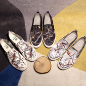 Мъжки модерни мокасини с декорации в три различни модела