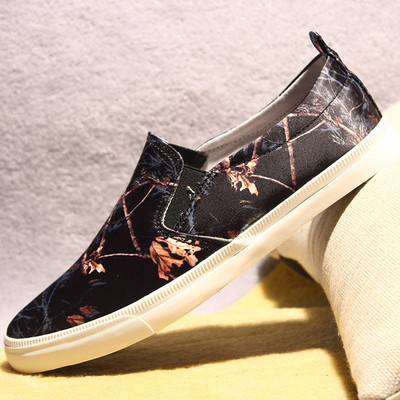 Мъжки модерни мокасини с декорации в три различни модела