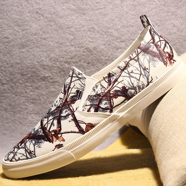 Мъжки модерни мокасини с декорации в три различни модела