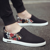 Mocasini barbatesti cu talpa plata si aplicatie