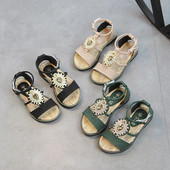 Παιδικά σανδάλια για κορίτσια με τρισδιάστατη διακόσμηση