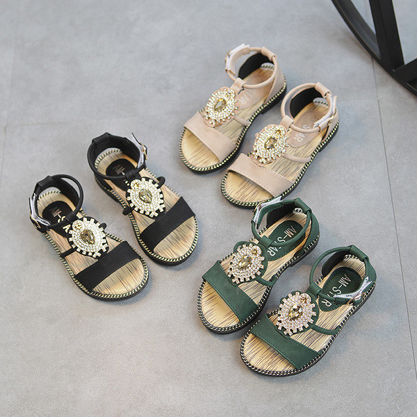 Παιδικά σανδάλια για κορίτσια με τρισδιάστατη διακόσμηση