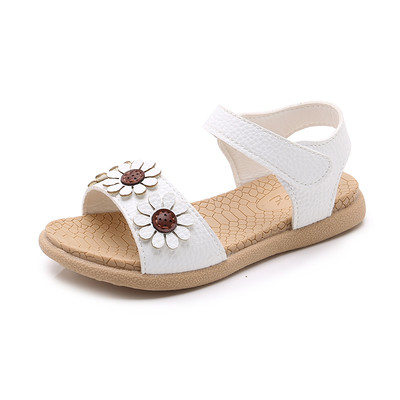 Παιδικά σανδάλια για κορίτσια με floral σχέδια σε λευκό και ροζ χρώμα