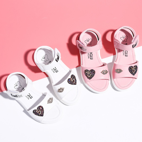 Σύγχρονα σανδάλια για κορίτσια σε λευκό και ροζ χρώμα
