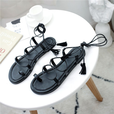 Περιστασιακά γυναικεία σανδάλια με σταυρωτά λουράκια σε τρία χρώματα