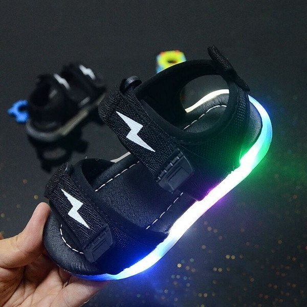 Sandale moderne pentru copii pentru băieți - strălucitoare în diferite culori